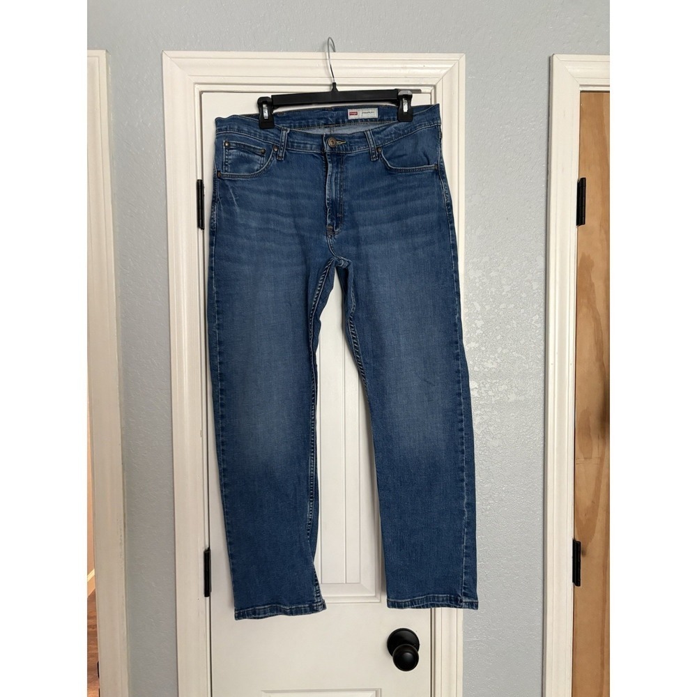 Wrangler Mens Athletic Fit Medium Wash Denim Jeans 34x30 1090ATWHF